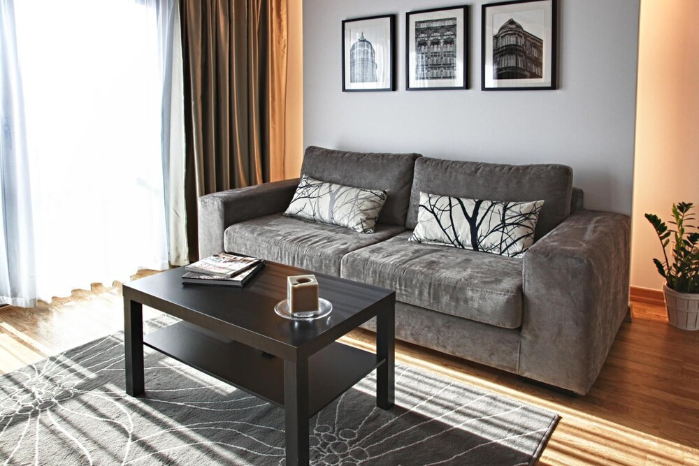 CHAKRA SUITES 11/21
