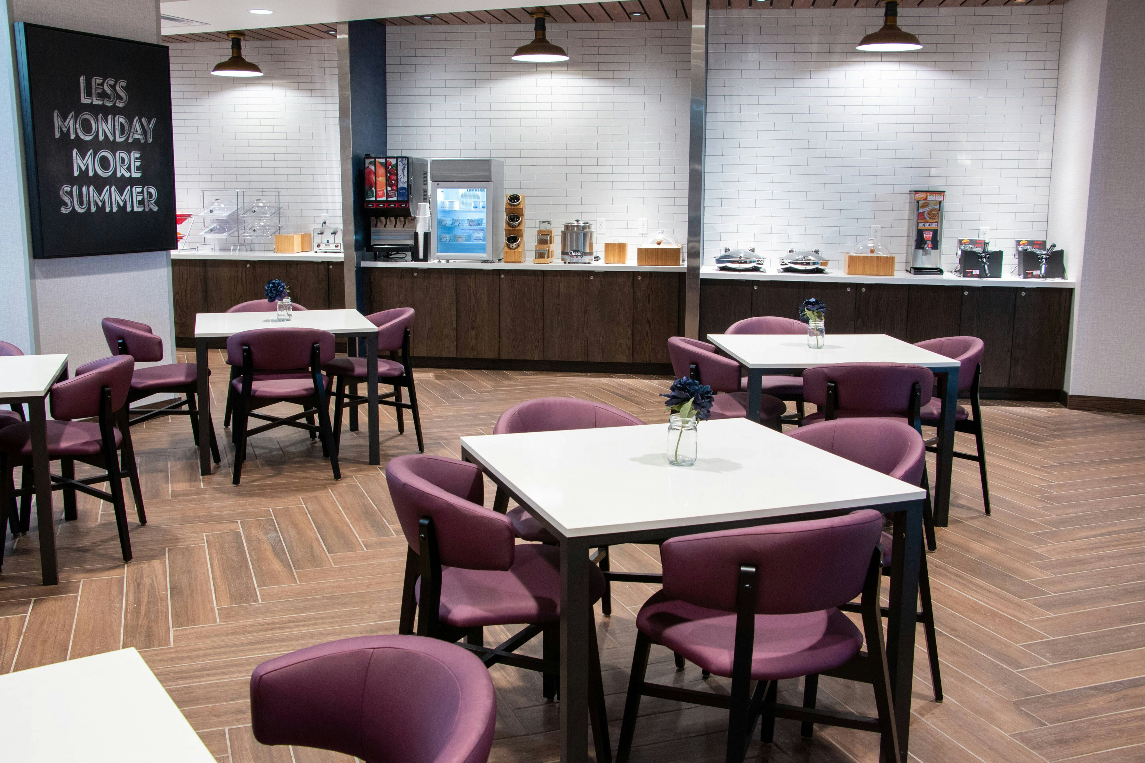 Fairfield Inn & Suites by Marriott Davenport Quad Cities 8/9