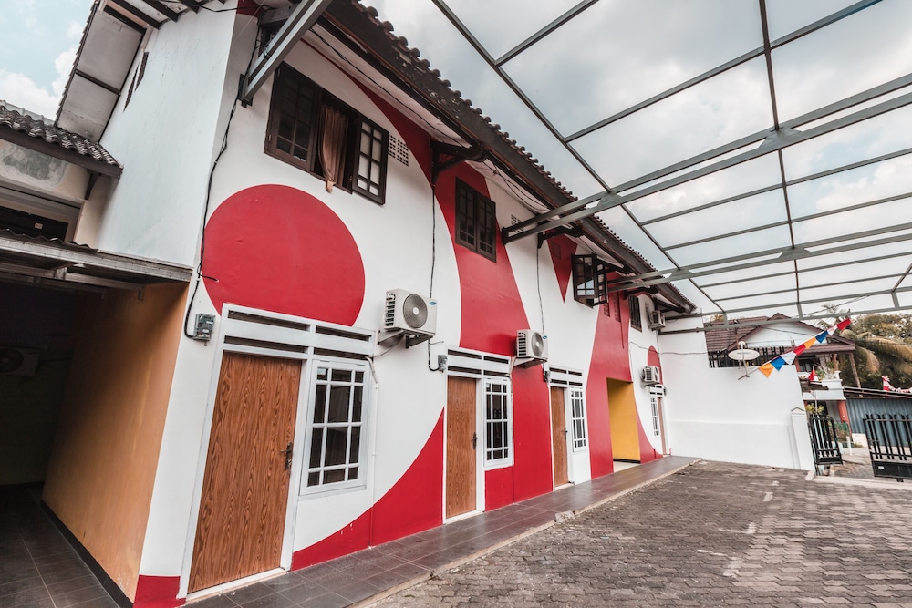 Hotel O near Plaza Pondok Gede formerly Angel Homestay 24/27