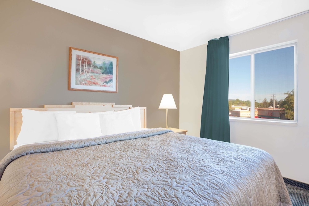 Super 8 by Wyndham Moscow / Pullman 10/39
