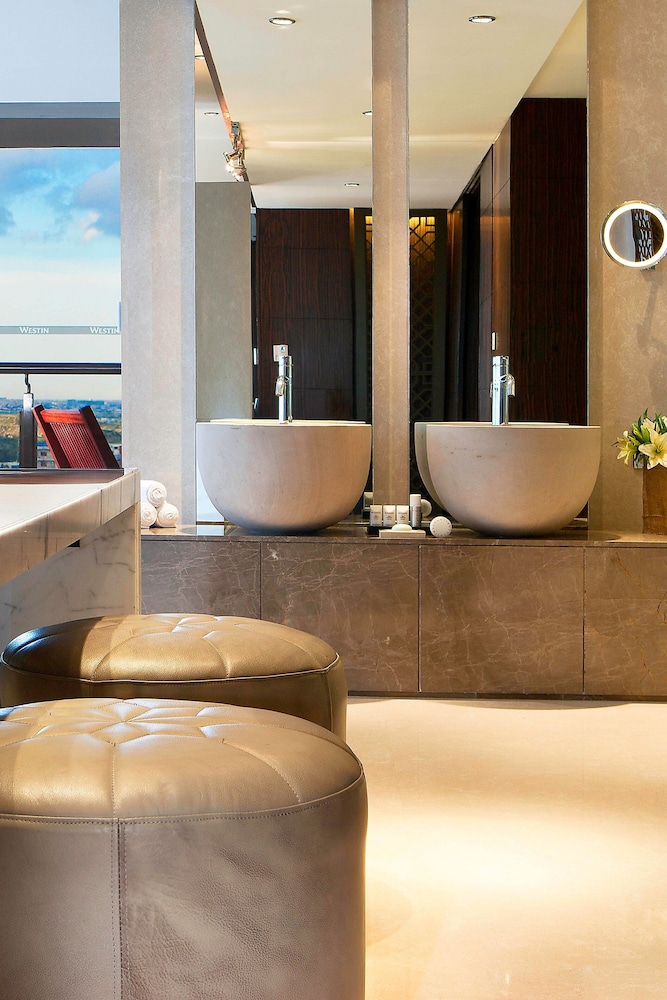 The Westin Hyderabad Mindspace 32/80