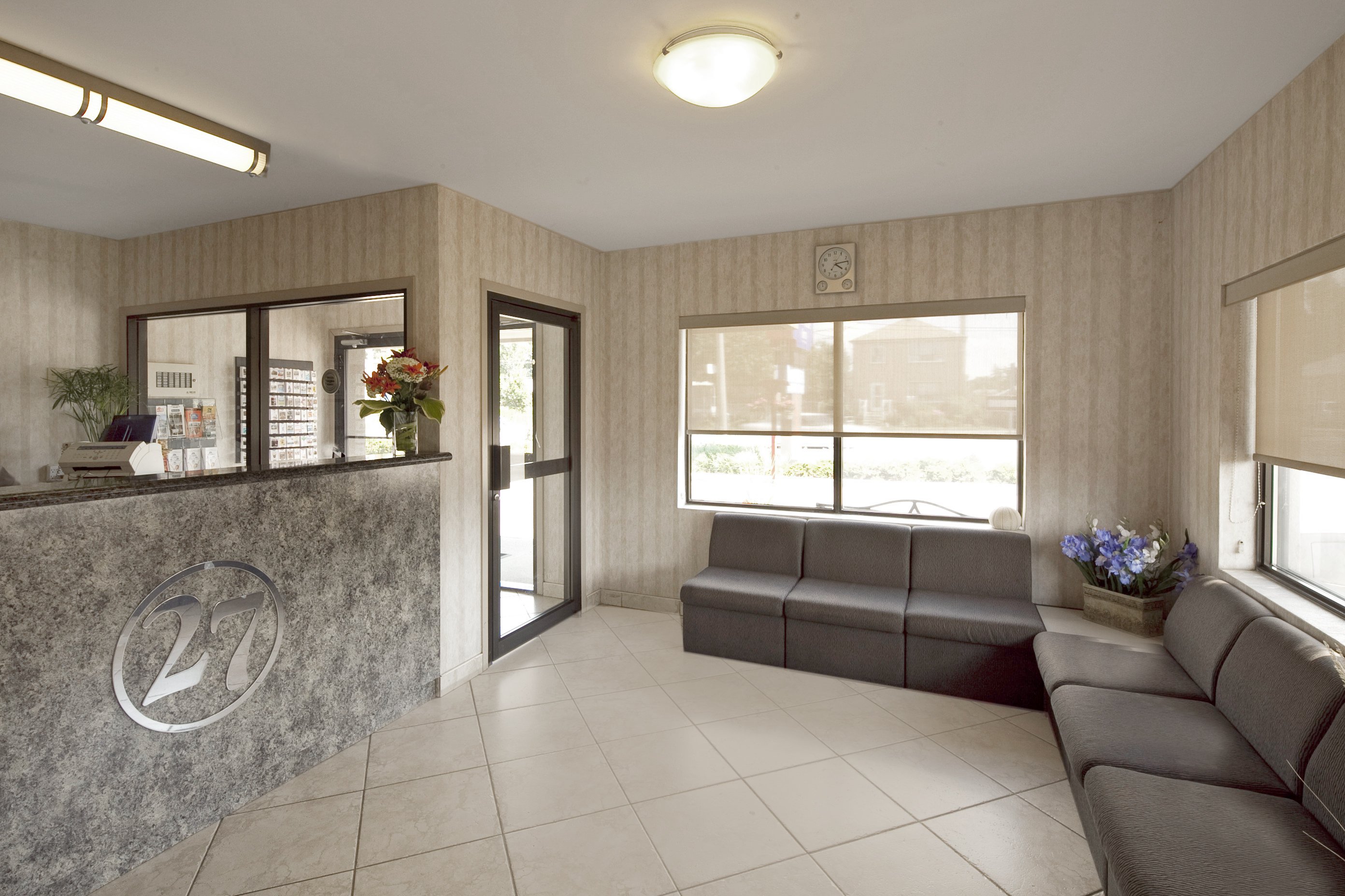 Canadas Best Value Inn Toronto 8/25