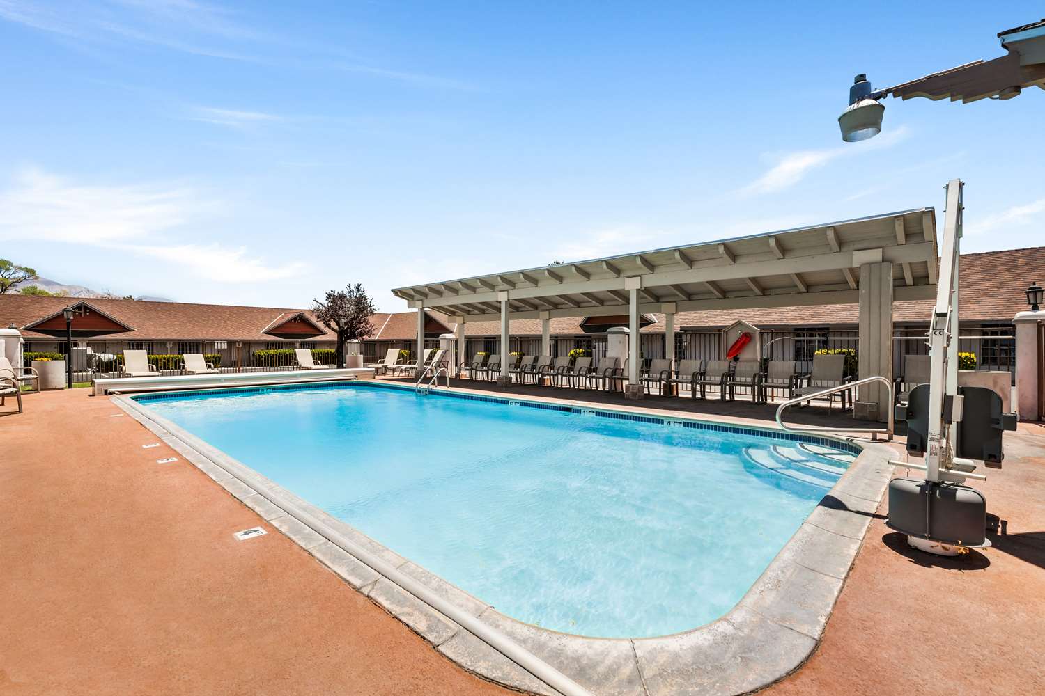 Best Western Frontier Motel 23/24