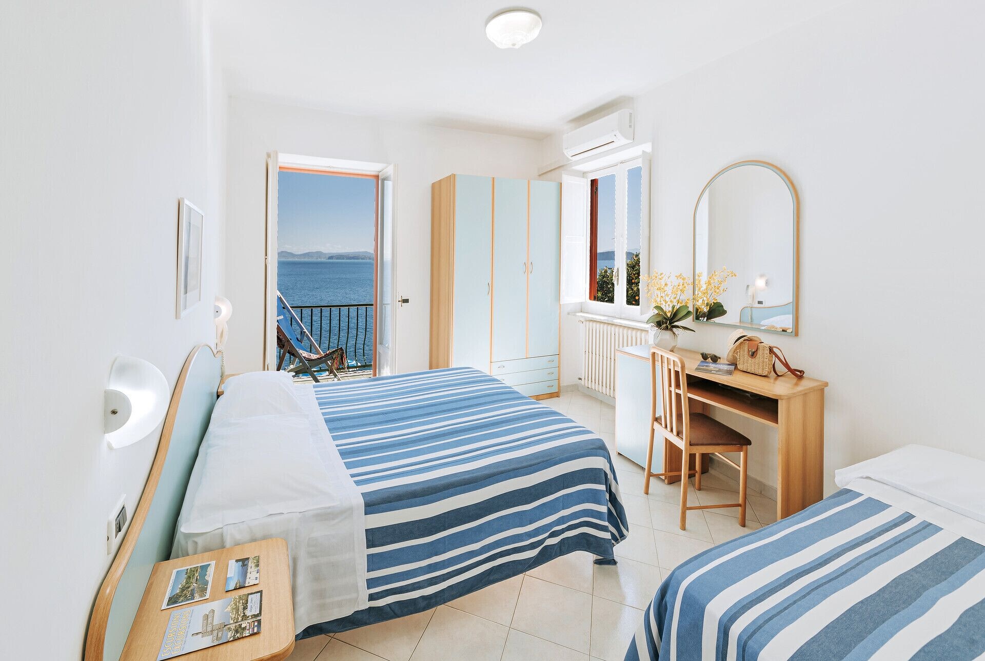 ROOM, TRIPLE, SEA VIEW