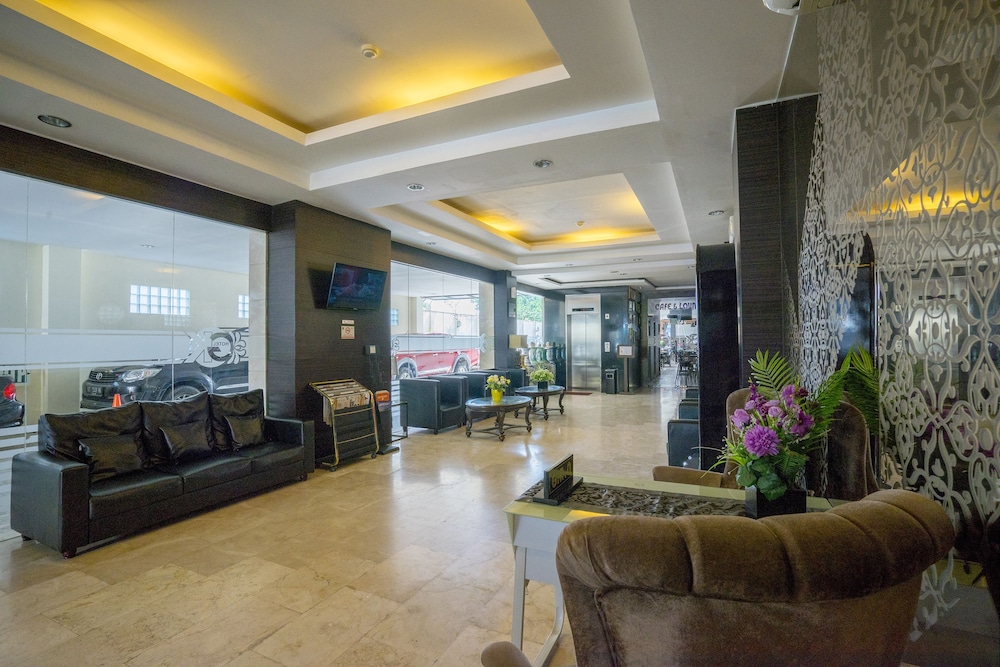 Hotel Grand Kartika 9/63