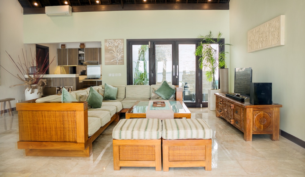 Puri Tirta Villas 12/18