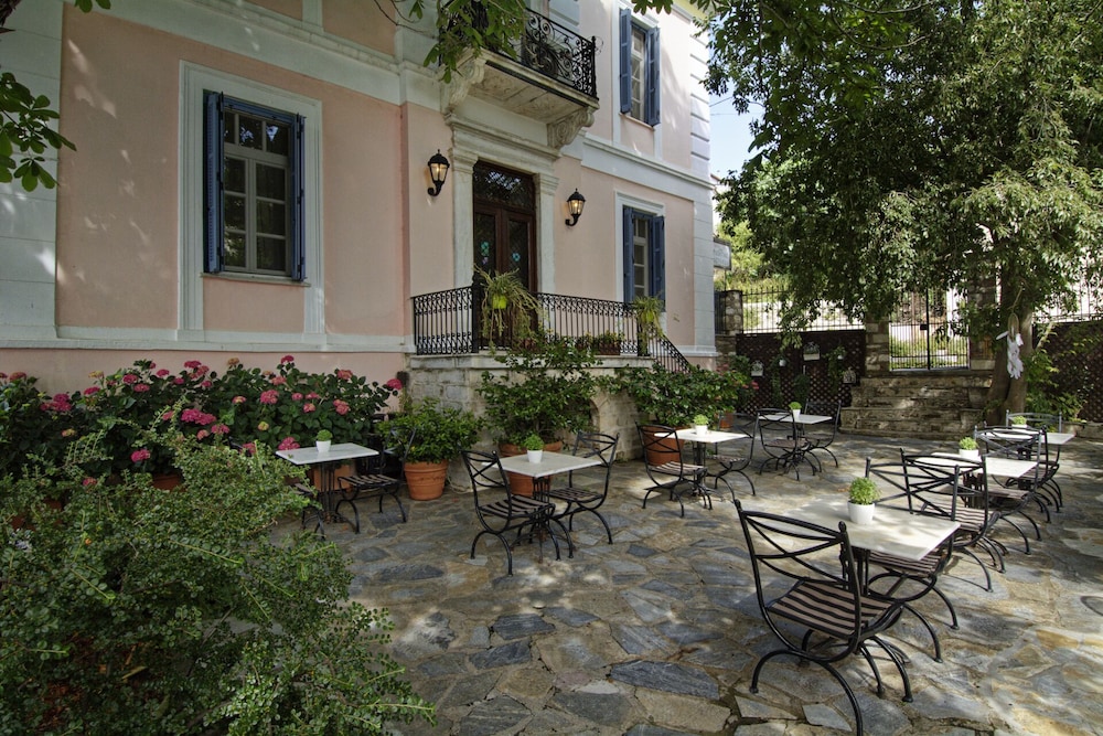 Archontiko Naoumidi 46/49