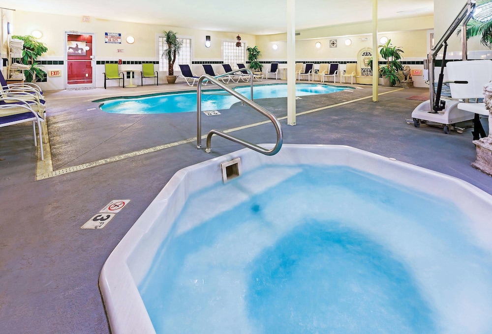 swimming pool spa