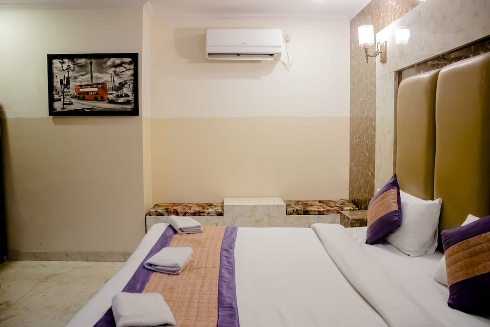 HOTEL AIRPORT CITY 27/56