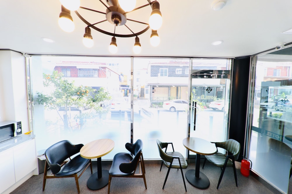 Gallery Hotel Be 43/50