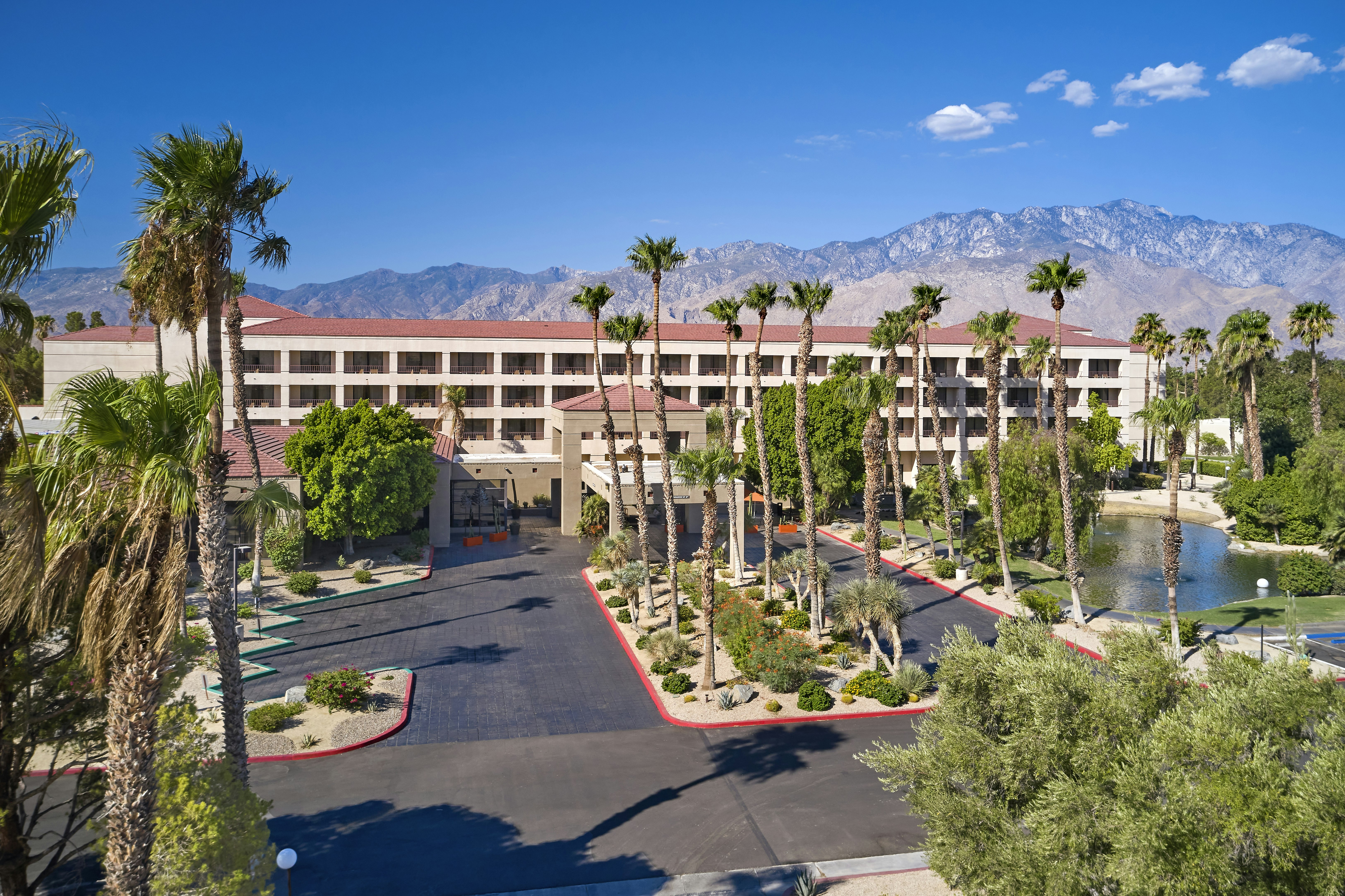 Doubletree By Hilton Golf Resort Palm Springs 70/81