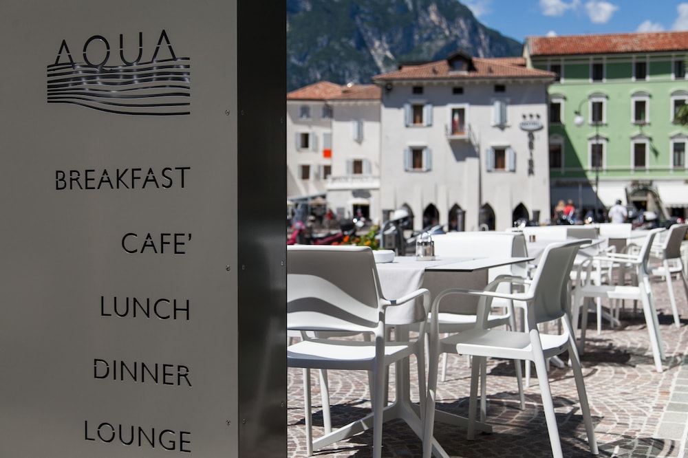 Hotel Lago Di Garda 70/77