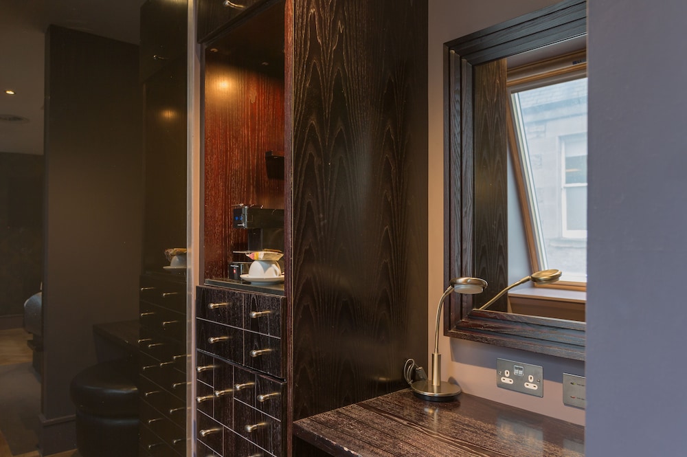 Le Monde Hotel 29/50