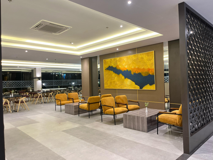 Lynn Hotel Tuban 6/11