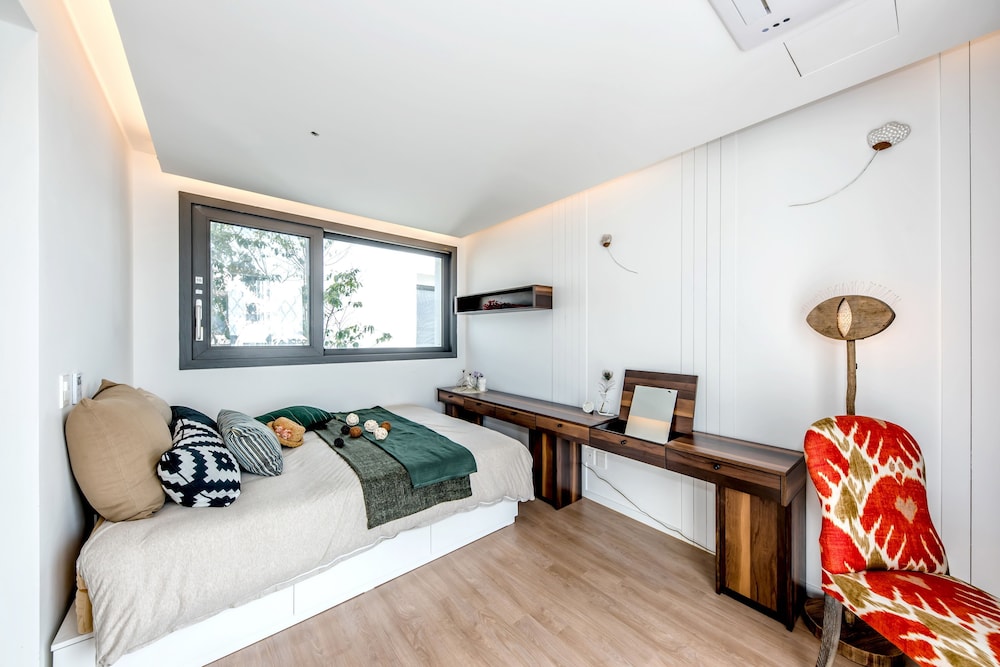 Aewol Bada House 14/50