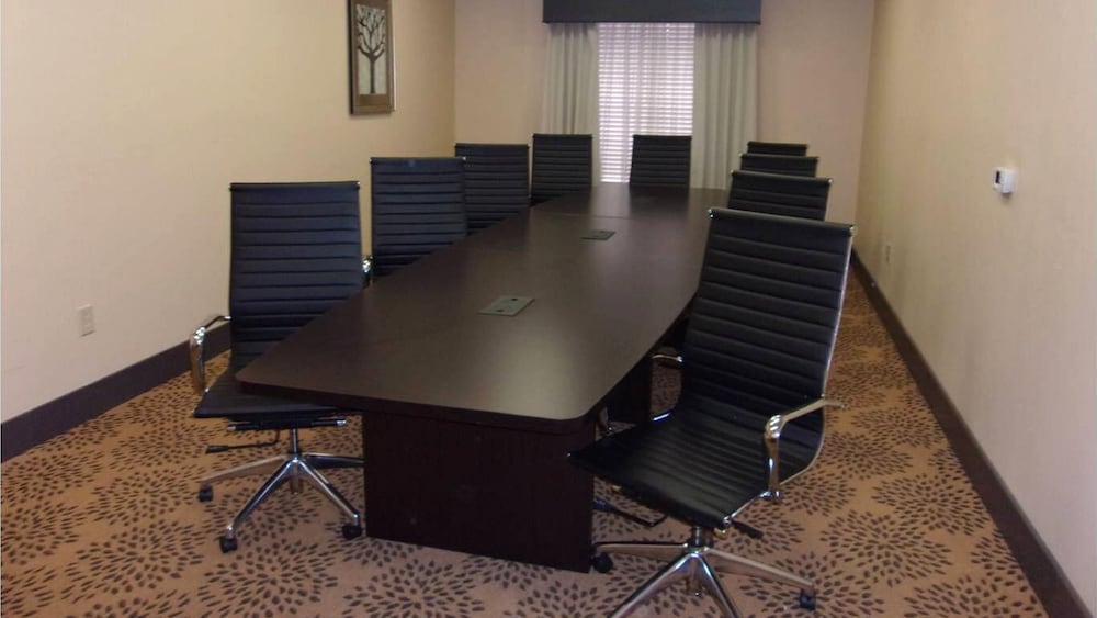 Holiday Inn Express Hotel Amp Suites Goldsboro Base Area 41/41