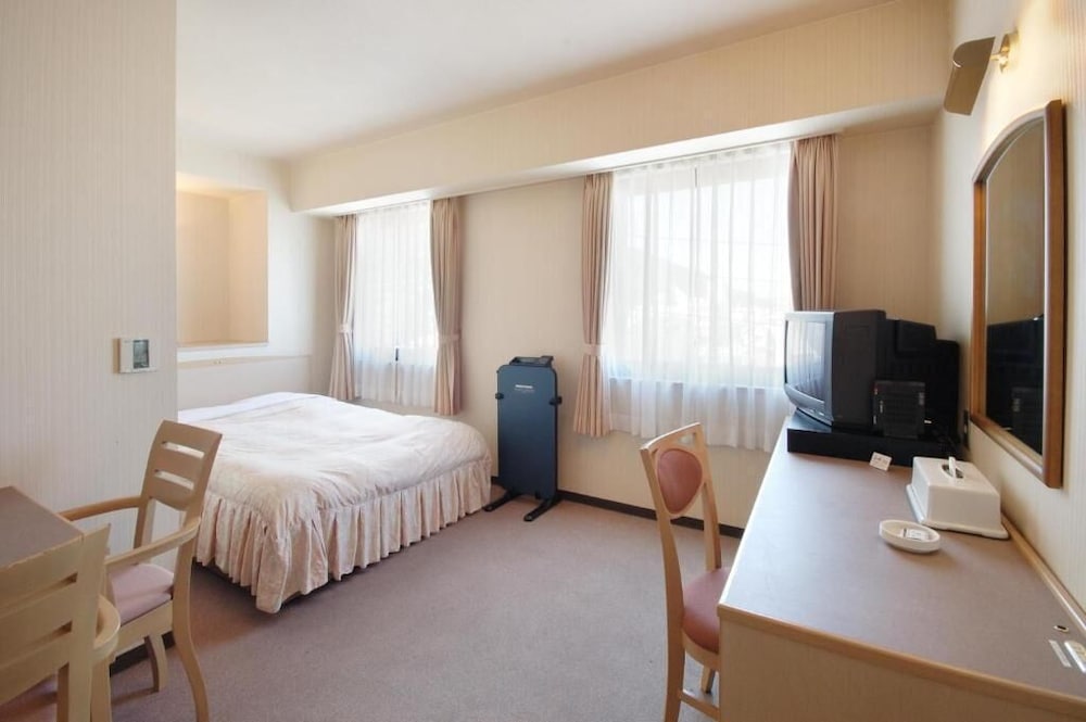 Hotel Sunshine Tokushima 12/63