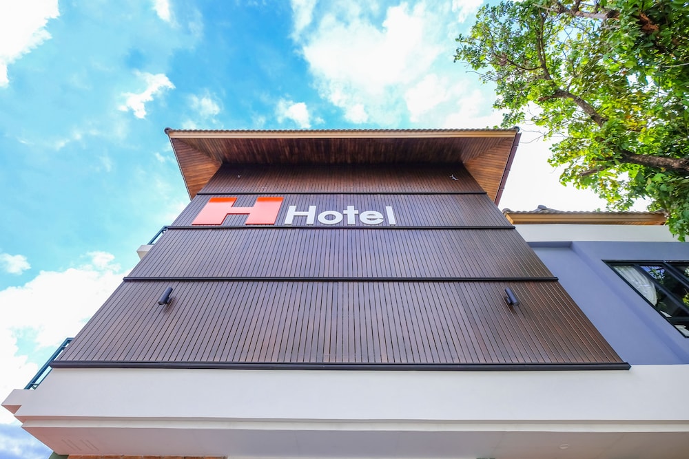 H Hotel Phrasing 2/63
