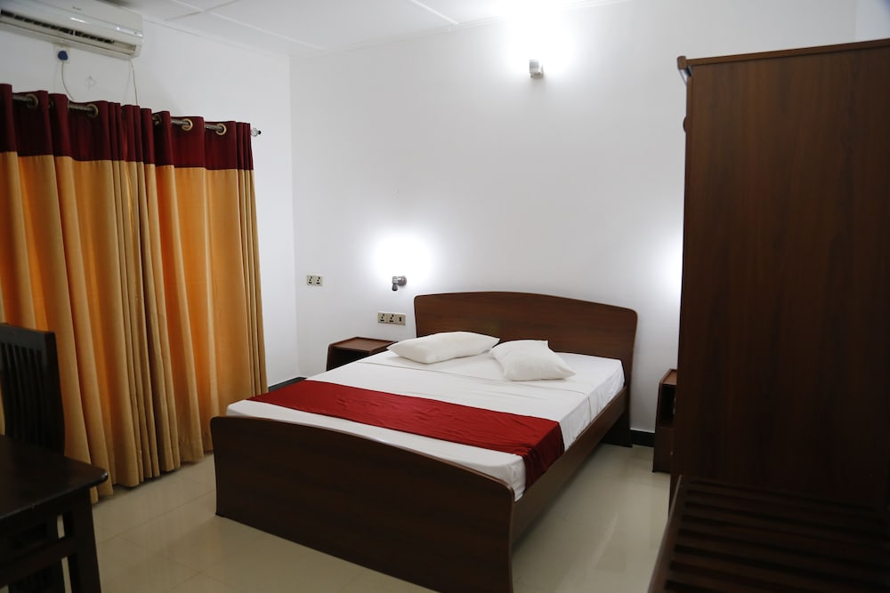 Ananthi Hotels 5/18