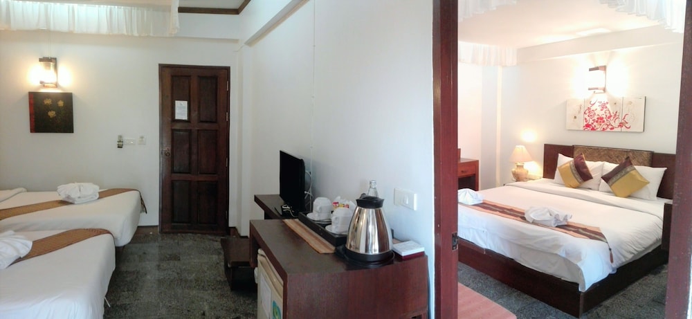 Rainforest Chiangmai Hotel 17/81