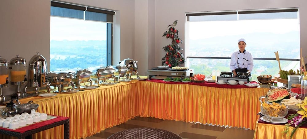 Royal Palace Hotel 43/48