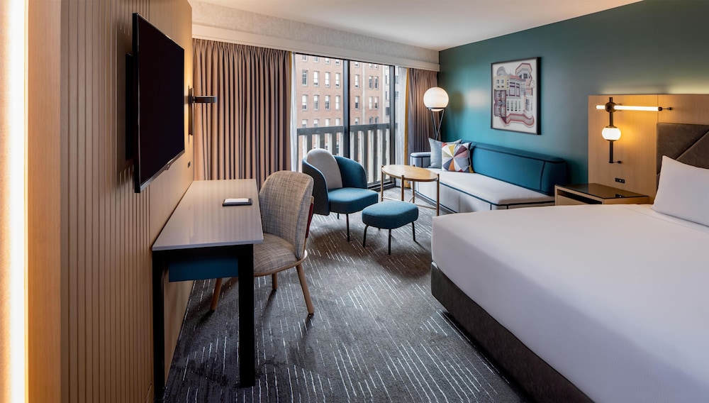 ROOM, KING BED, ACCESSIBLE