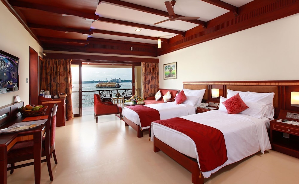 Sterling Lake Palace Alleppey. 27/58