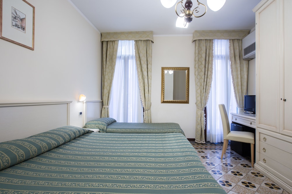 U-Visionary Venezia Hotel 15/50