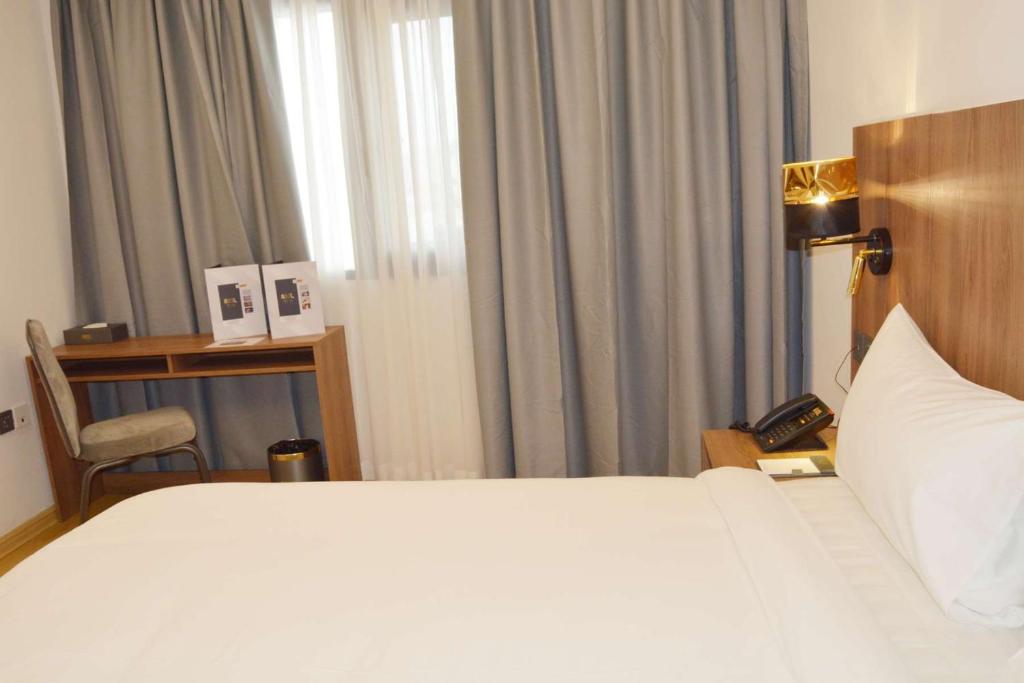 Axil Hotel (ex Faidherbe Hotel) 18/40