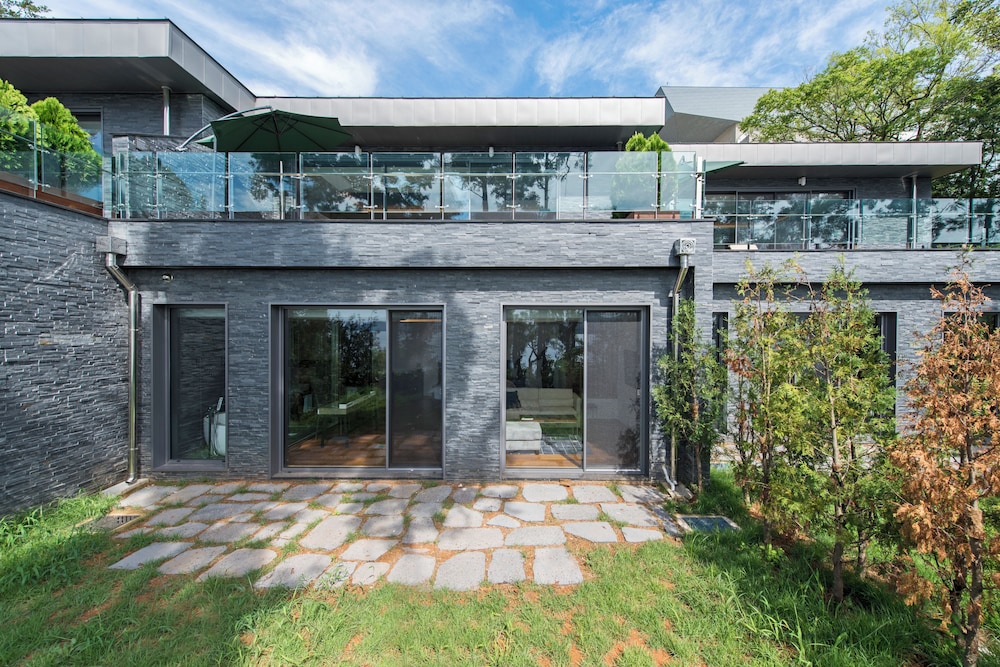 Stanford Hotel & Resort Tongyeong 2/57