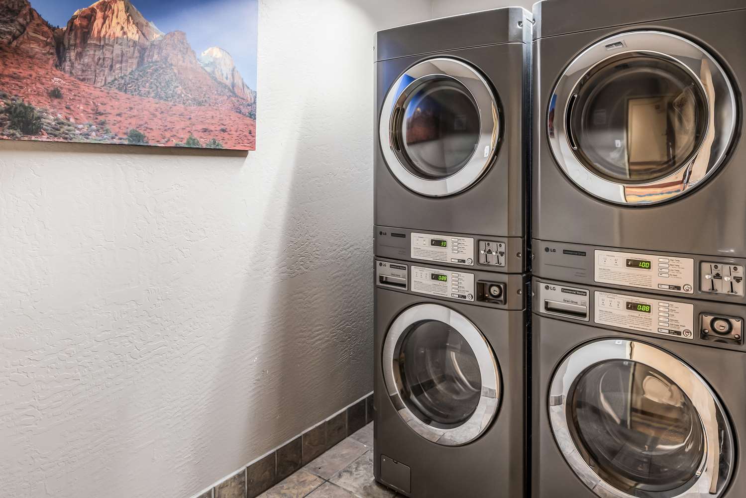 Red Lion Inn and Suites Goodyear Phoenix 20/36
