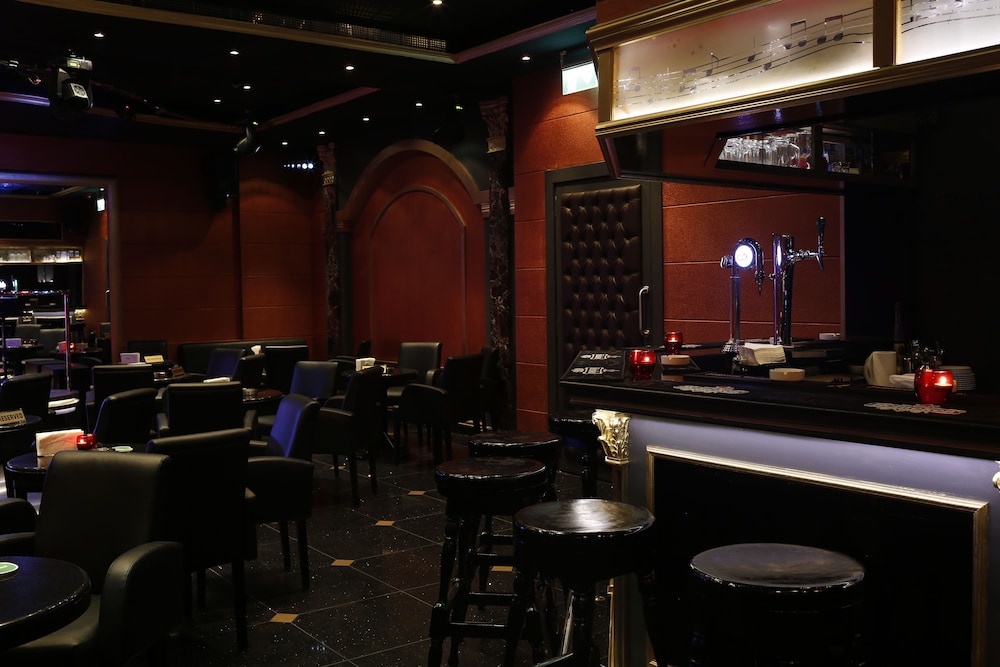 Broadway Hotel 19/23