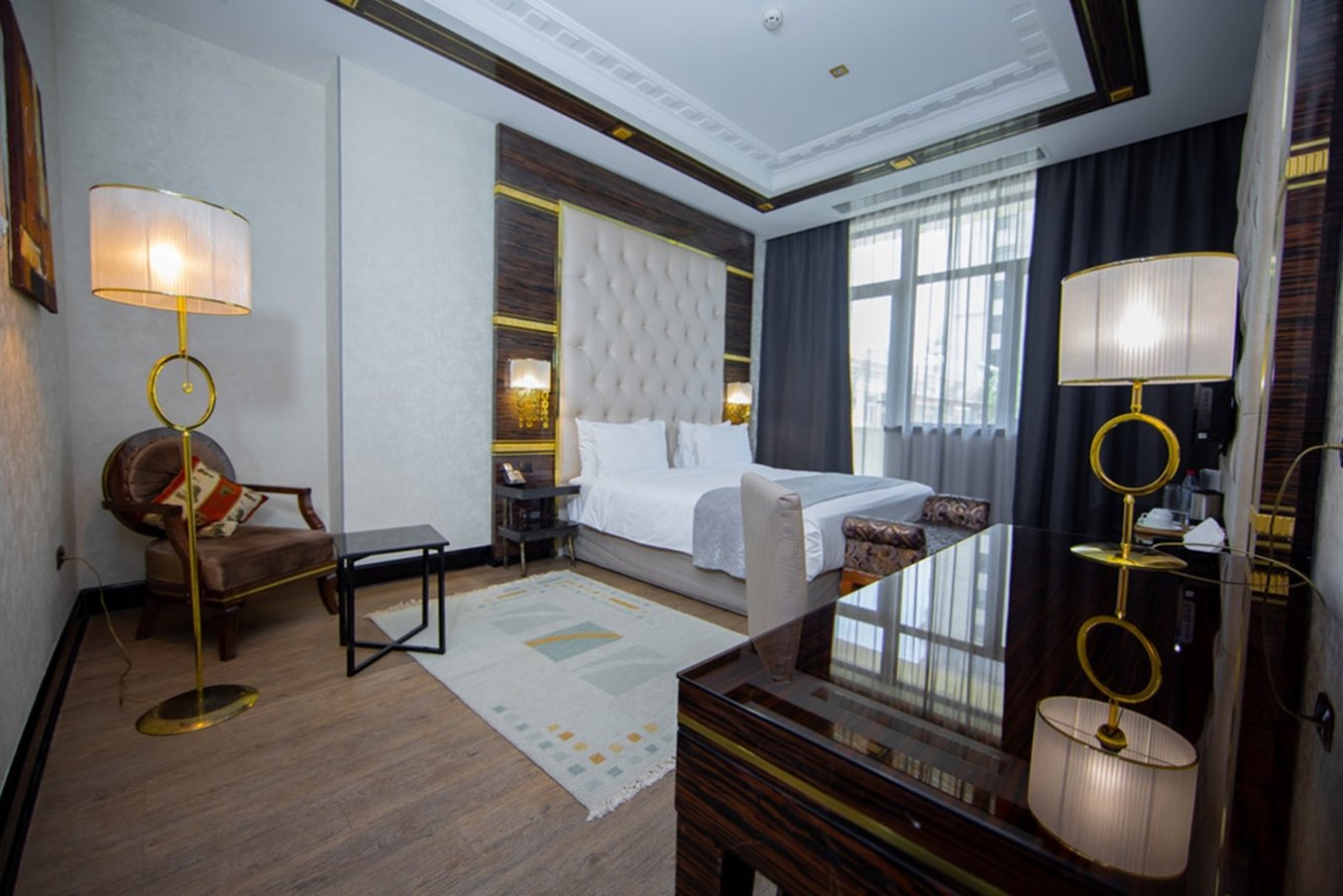 Sapphire Hotel 57/72