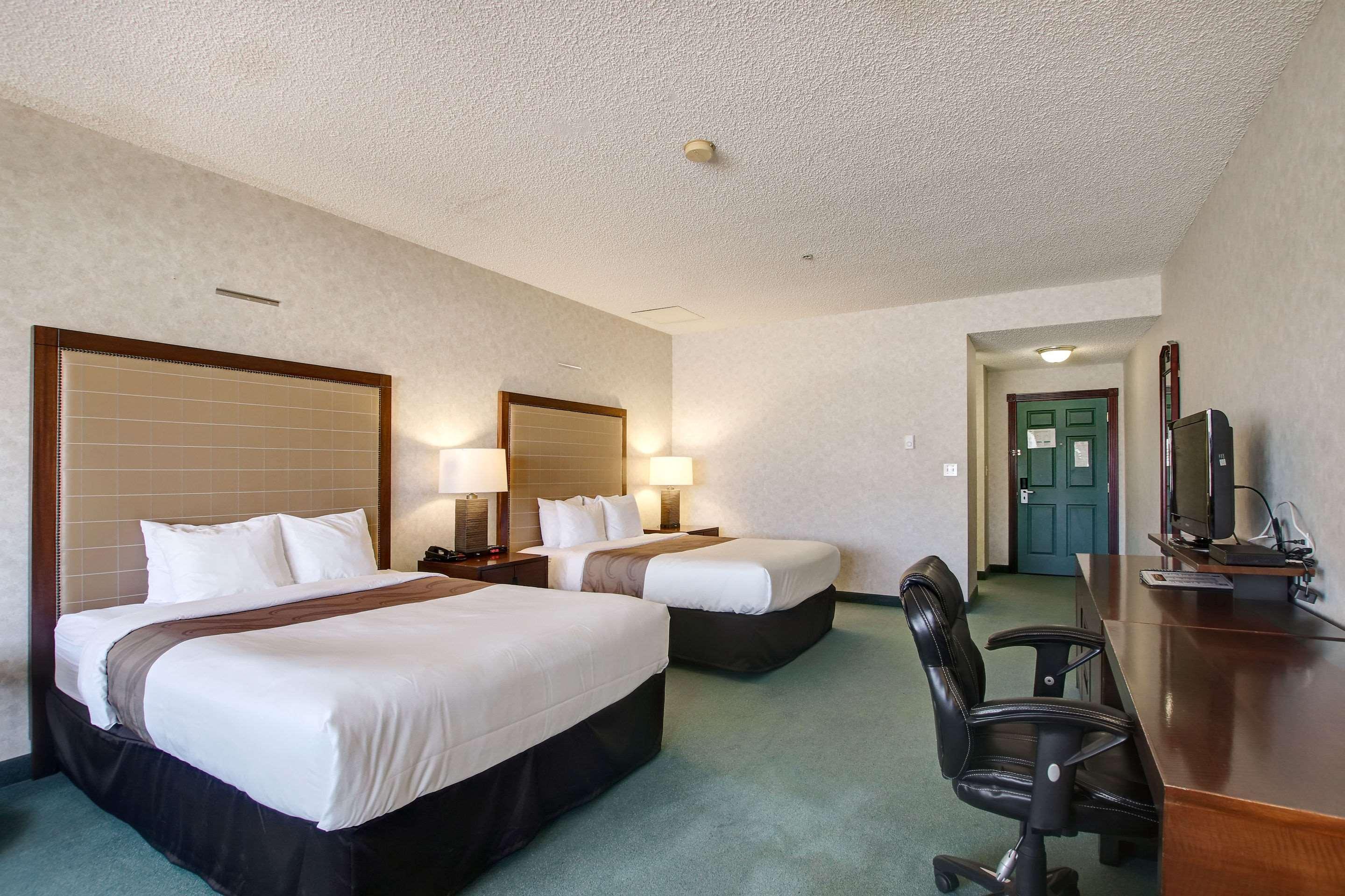 Ramada by Wyndham Nisku 16/36