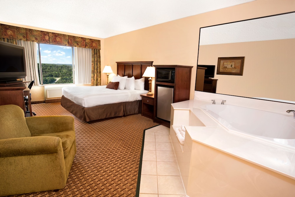 Grand Plaza Hotel 9/34