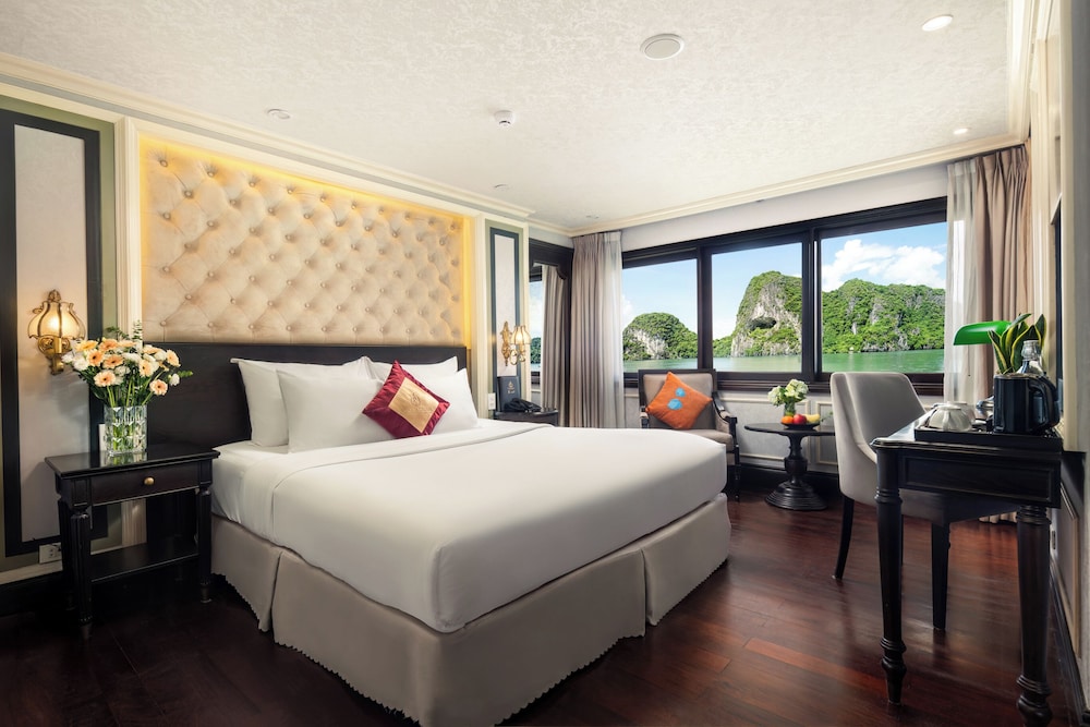 Elegant, Suite, King Bed, Balcony