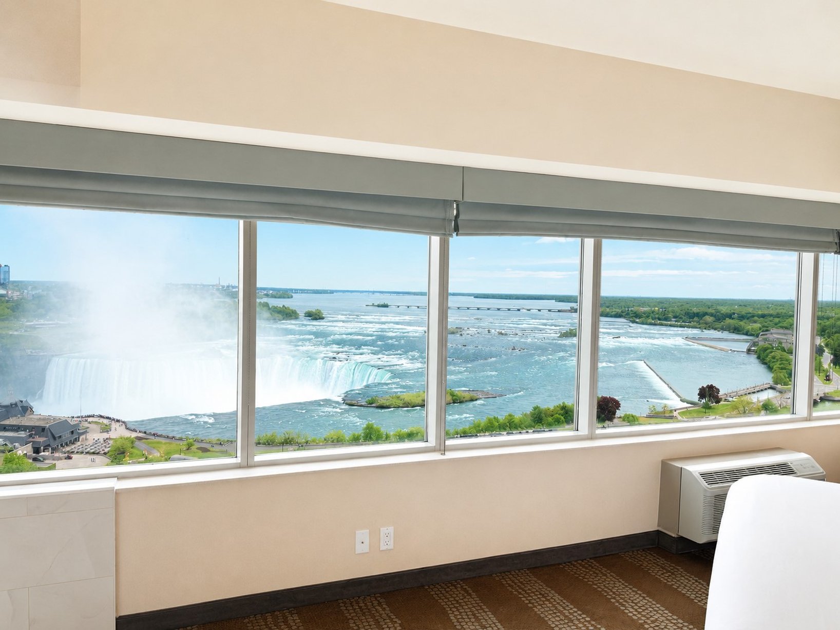 Niagara Fallsview Hotel & Suites 28/58