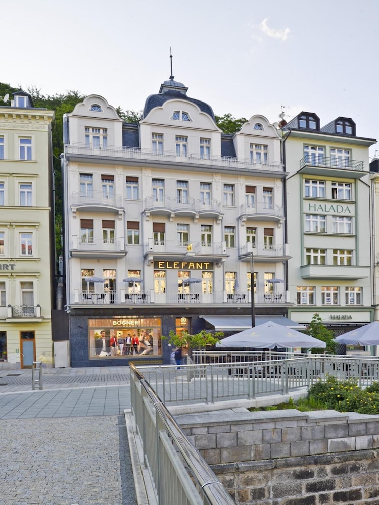 Ea Hotel Elefant 6/44