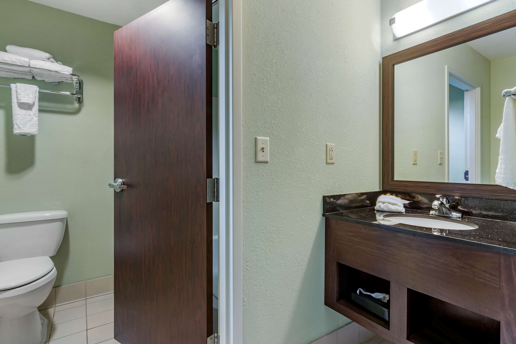 غرفة تنفيذية بسرير كينج، Best Western Plus Columbia Inn 7/7
