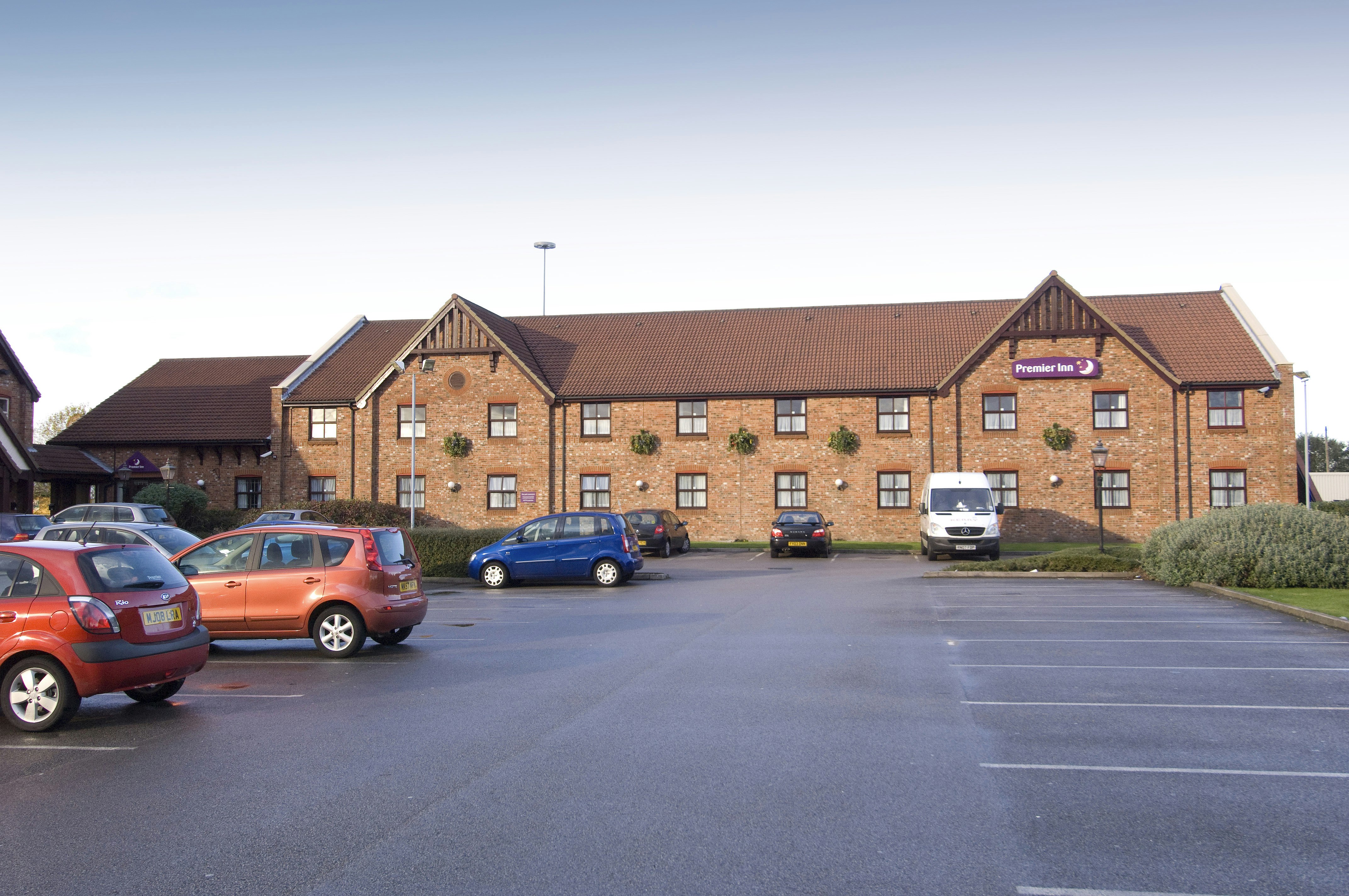 Premier Inn Manchester (Denton) 24/28