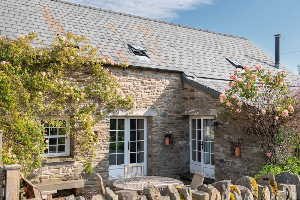 Alltybrain Farm Cottages 2/50
