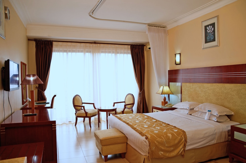 Hotel Africana 24/65