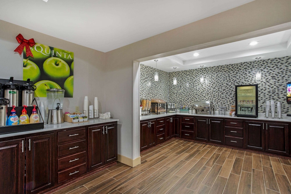 La Quinta Inn & Suites by Wyndham Norwich-Plainfield-Casino 6/33