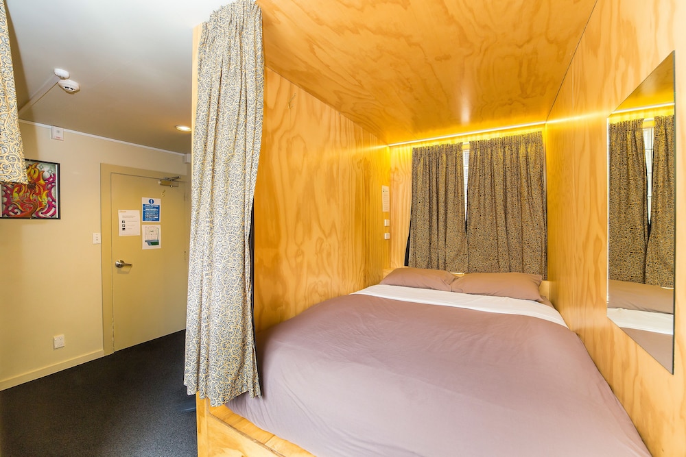 Tahuna Pod Hostel 16/50