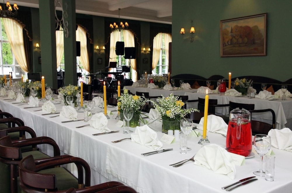 Victoria Hotel 43/49