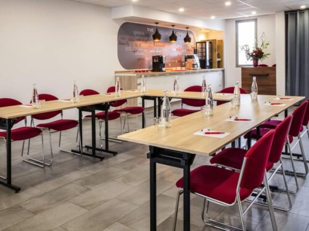 Ibis Cannes Mouans Sartoux 13/18