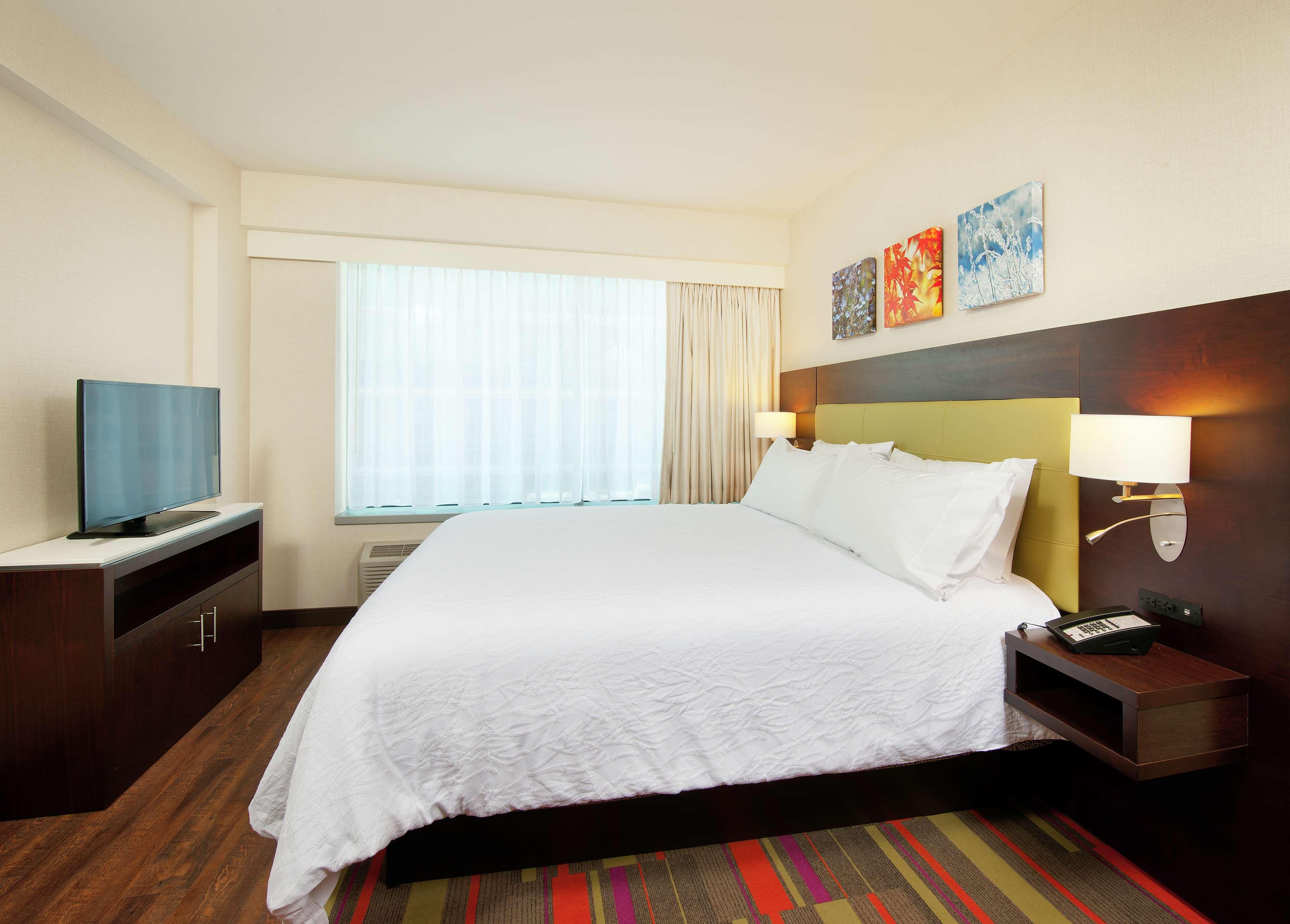 JUNIOR SUITE, KING BED, SOFA