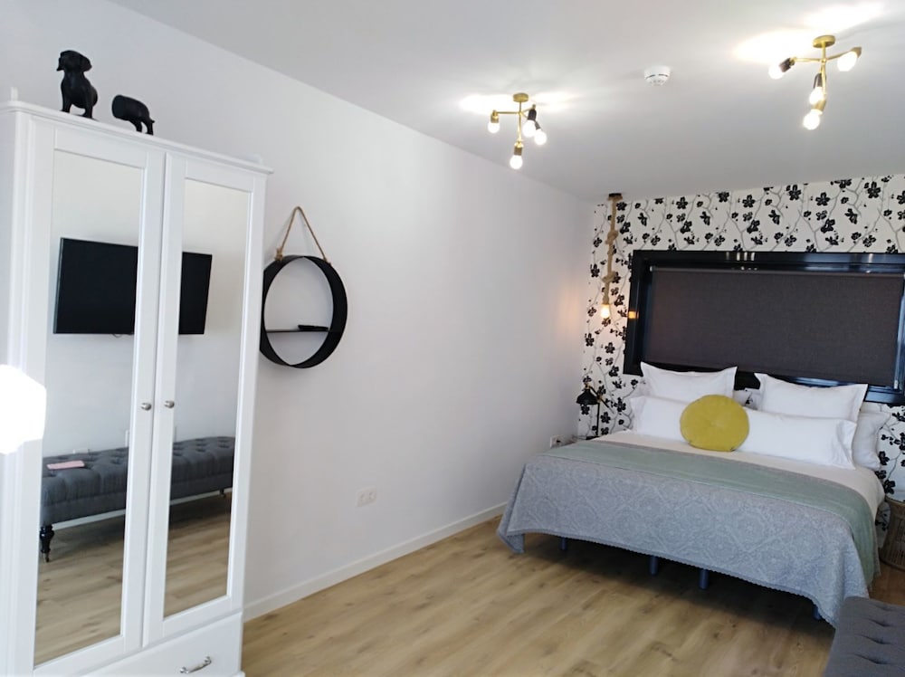 La Concha Boutique Apartments - Adults Only 4/30