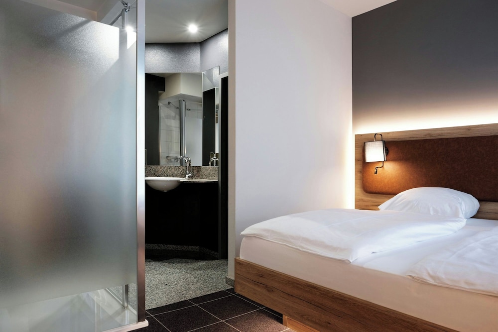 غرفة بسرير كوين مع أريكة، FOUR POINTS FLEX by Sheraton Ratingen Dusseldorf Airport 5/10