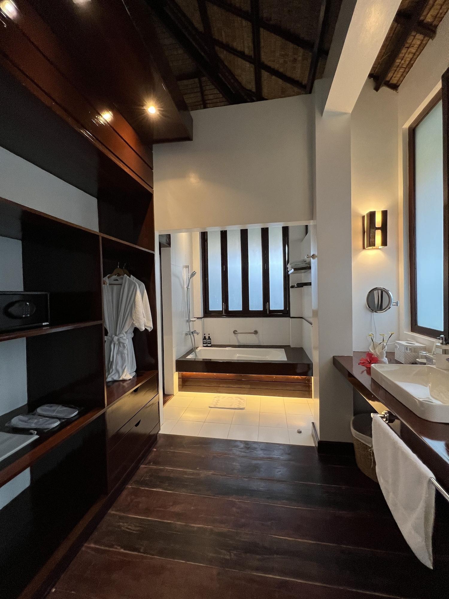 Isla Cabana Resort 73/100